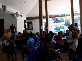 Pencairan PKH Bulan Agustus,Warga Terbah Datangi Balai Desa Putat